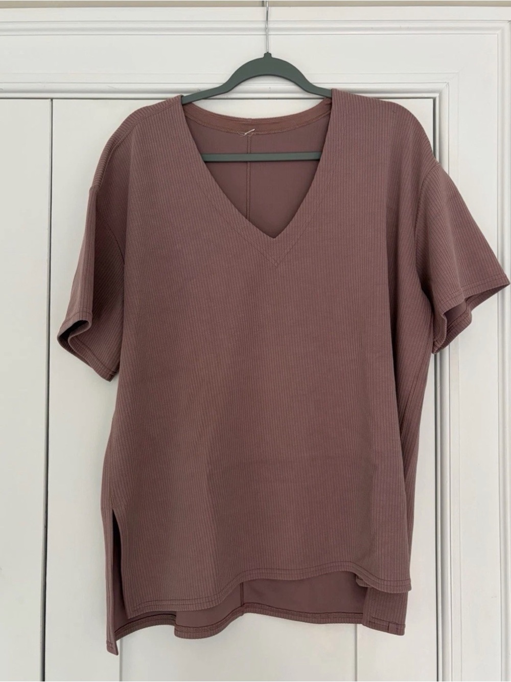 lululemon athletica Ribbed V-Neck Short Sleeve Top in Mauve